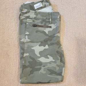 The Gap camo jeans, size 28